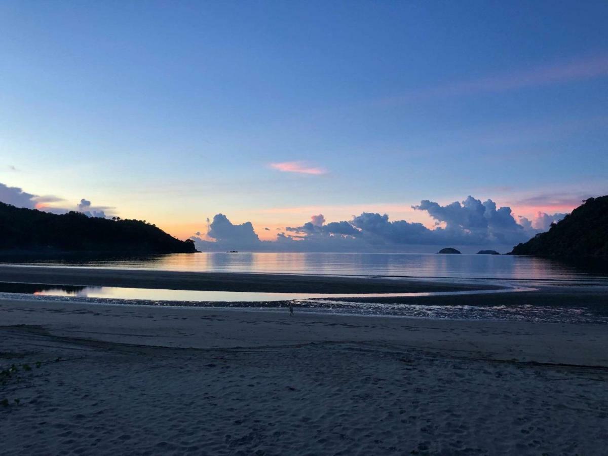 Bucana Beachfront Guesthouse El Nido Kültér fotó